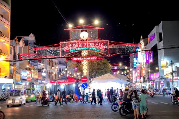 Chợ đêm Ninh Kiều, Cần Thơ