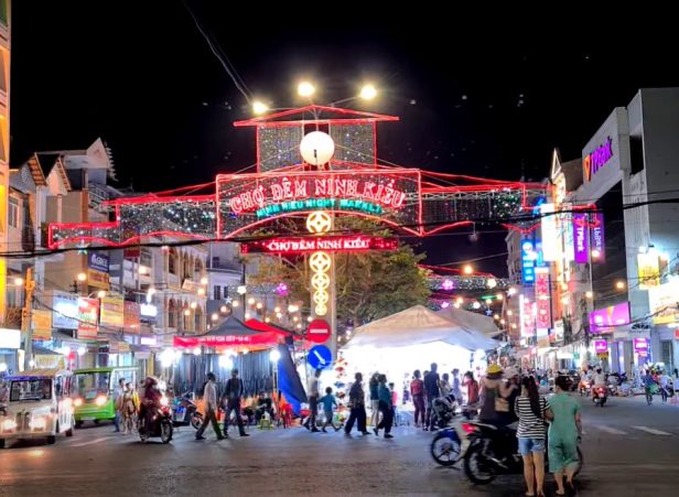 Chợ đêm Ninh Kiều, Cần Thơ