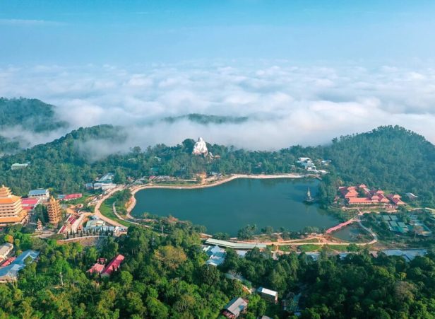 Khu du lịch Núi Cấm